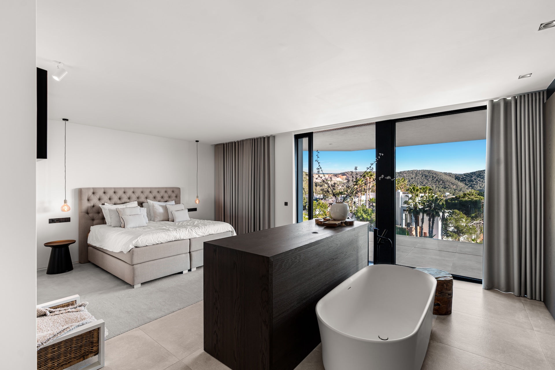 Resa Estates luxury vila Can Furnet modern Villa moderna bedroom 2.jpg